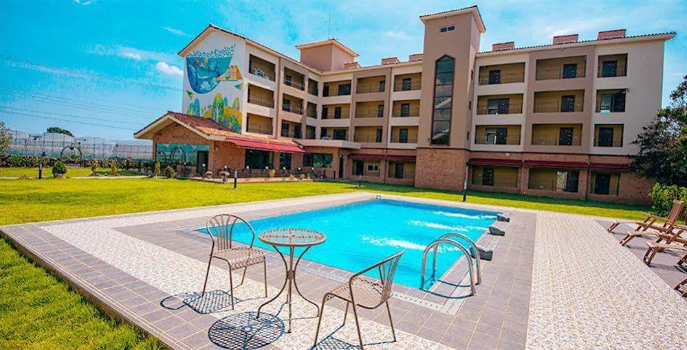 Famille Spa Resort Согвіпо Екстер'єр фото